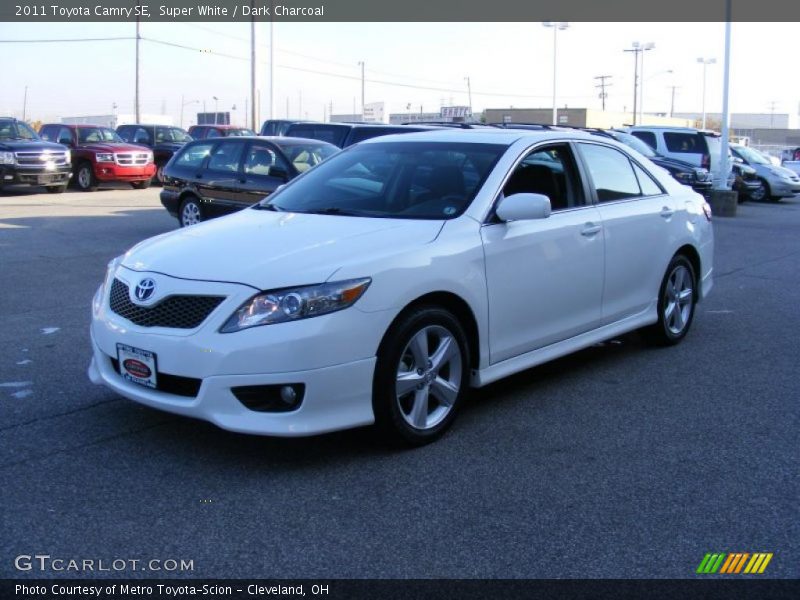 Super White / Dark Charcoal 2011 Toyota Camry SE