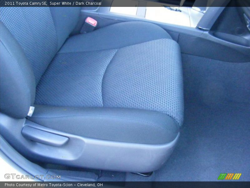 Super White / Dark Charcoal 2011 Toyota Camry SE