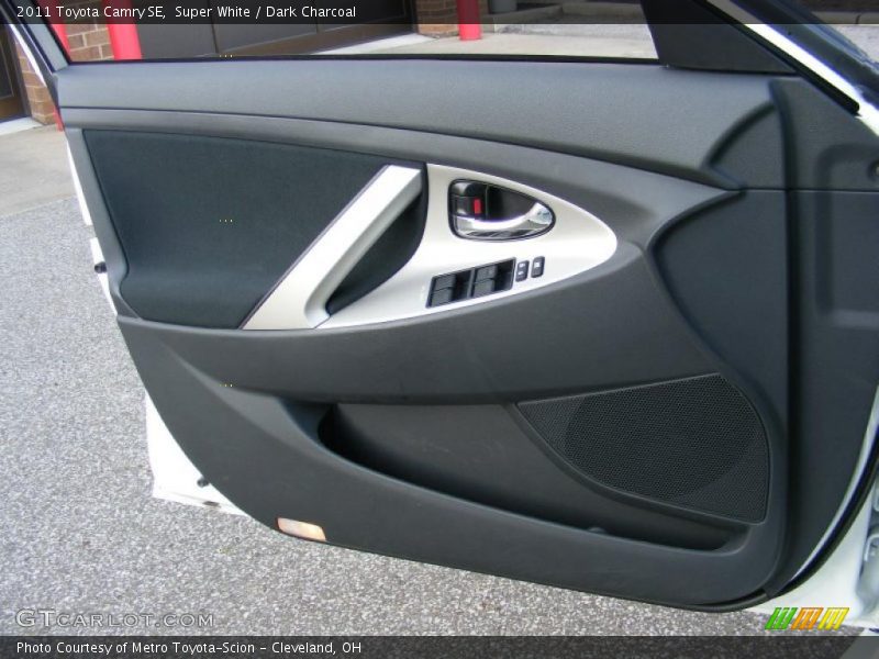 Super White / Dark Charcoal 2011 Toyota Camry SE
