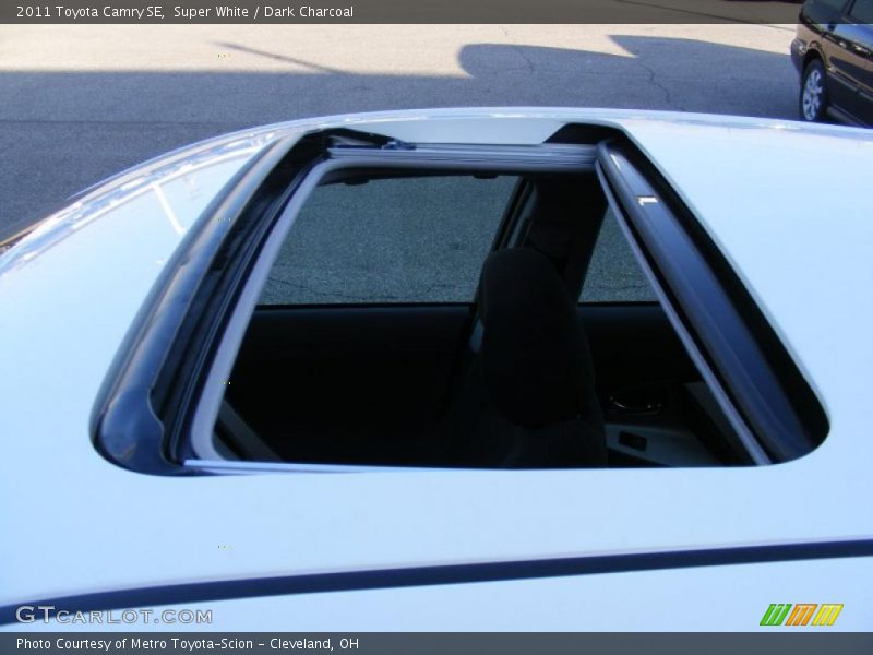 Super White / Dark Charcoal 2011 Toyota Camry SE