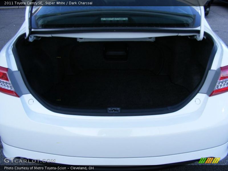 Super White / Dark Charcoal 2011 Toyota Camry SE