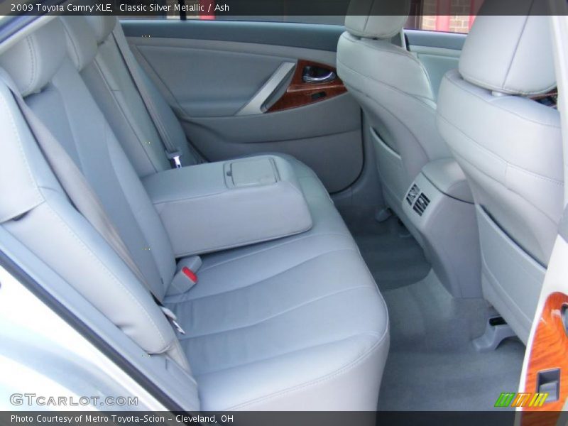 Classic Silver Metallic / Ash 2009 Toyota Camry XLE