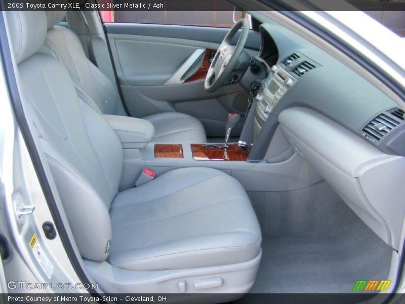Classic Silver Metallic / Ash 2009 Toyota Camry XLE