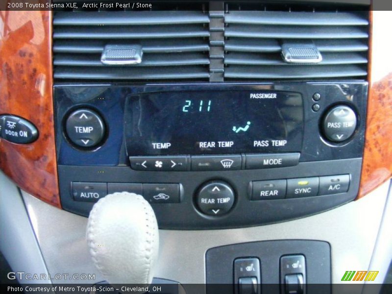 Arctic Frost Pearl / Stone 2008 Toyota Sienna XLE