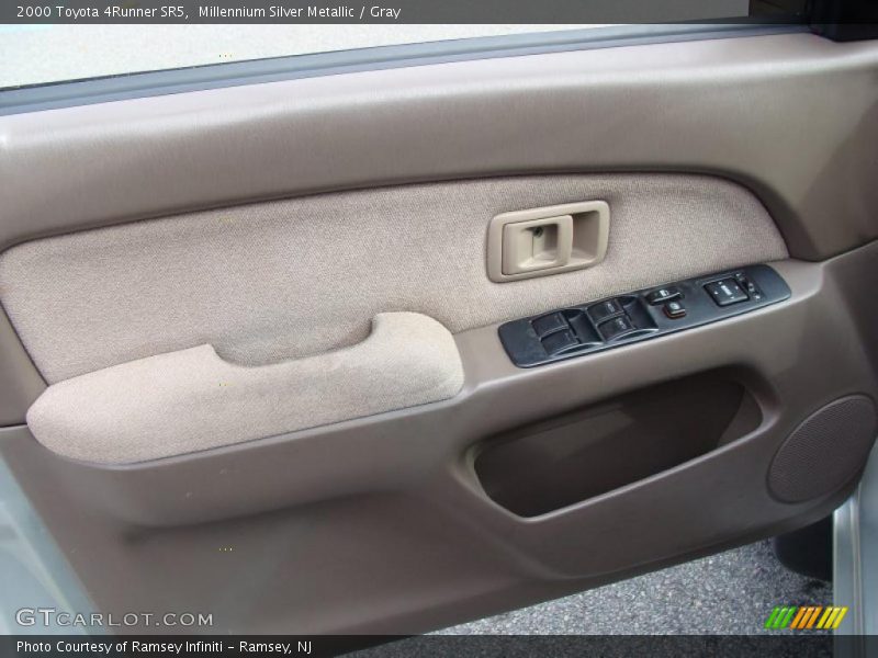 Millennium Silver Metallic / Gray 2000 Toyota 4Runner SR5