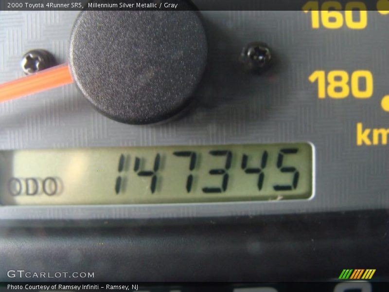 Millennium Silver Metallic / Gray 2000 Toyota 4Runner SR5