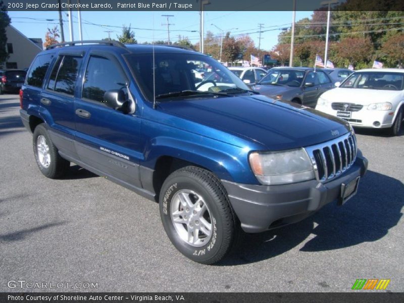Front 3/4 View of 2003 Grand Cherokee Laredo