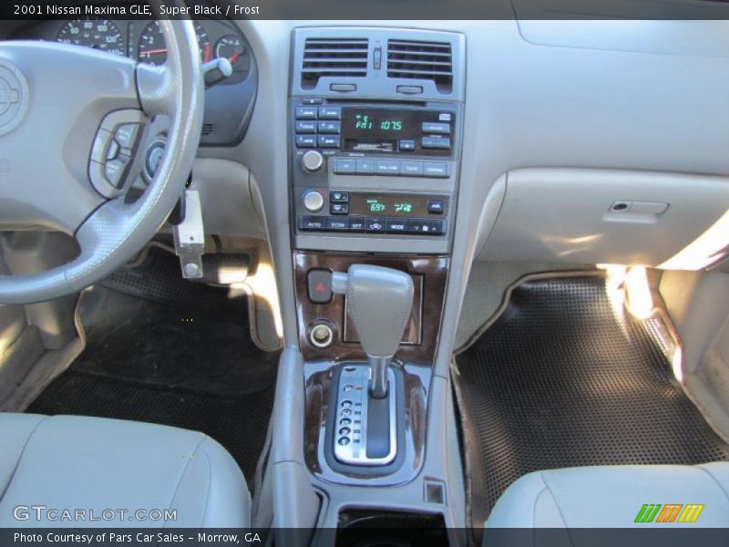 Super Black / Frost 2001 Nissan Maxima GLE