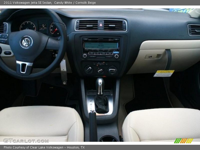 Candy White / Cornsilk Beige 2011 Volkswagen Jetta SE Sedan