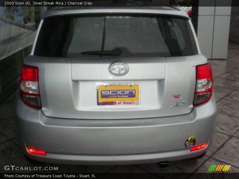 Silver Streak Mica / Charcoal Gray 2009 Scion xD