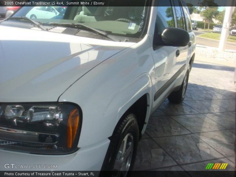 Summit White / Ebony 2005 Chevrolet TrailBlazer LS 4x4