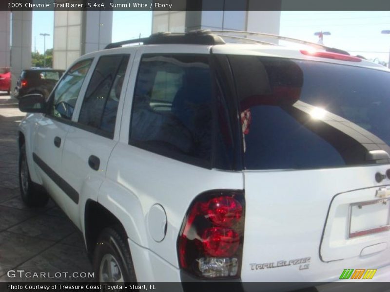 Summit White / Ebony 2005 Chevrolet TrailBlazer LS 4x4