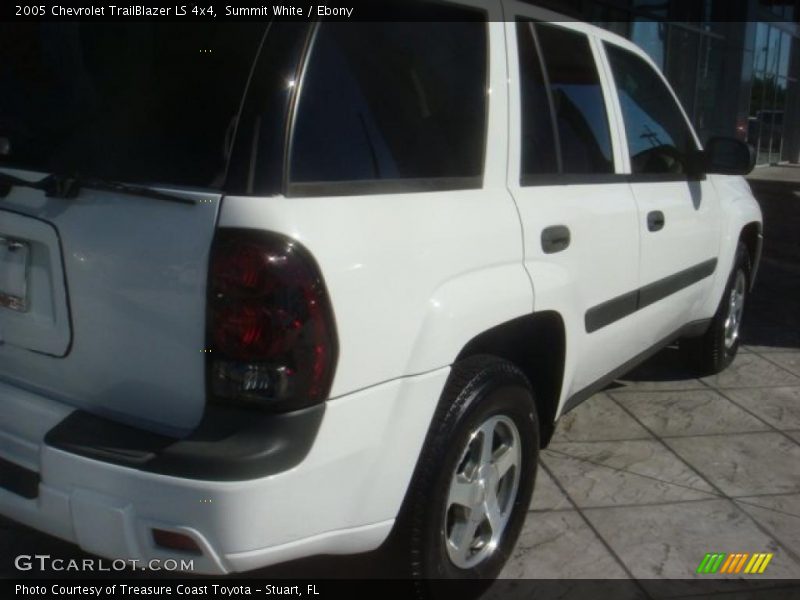 Summit White / Ebony 2005 Chevrolet TrailBlazer LS 4x4