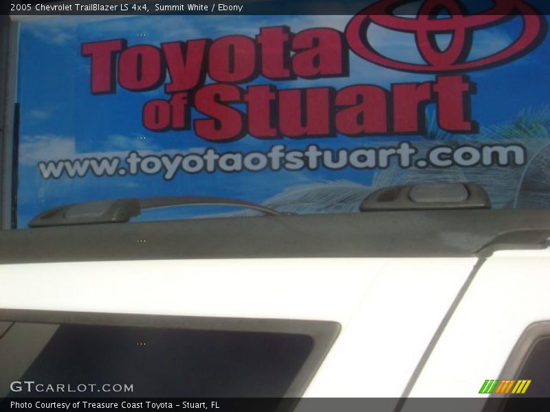 Summit White / Ebony 2005 Chevrolet TrailBlazer LS 4x4