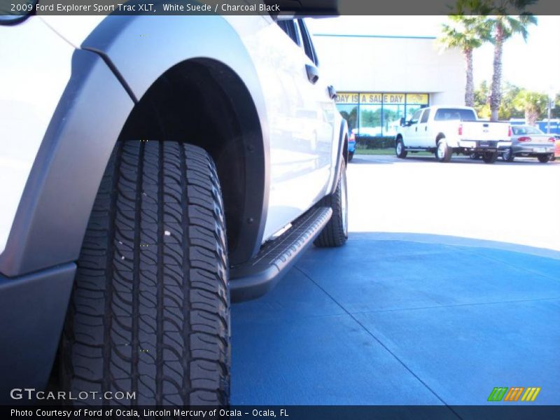 White Suede / Charcoal Black 2009 Ford Explorer Sport Trac XLT