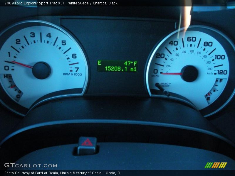 White Suede / Charcoal Black 2009 Ford Explorer Sport Trac XLT