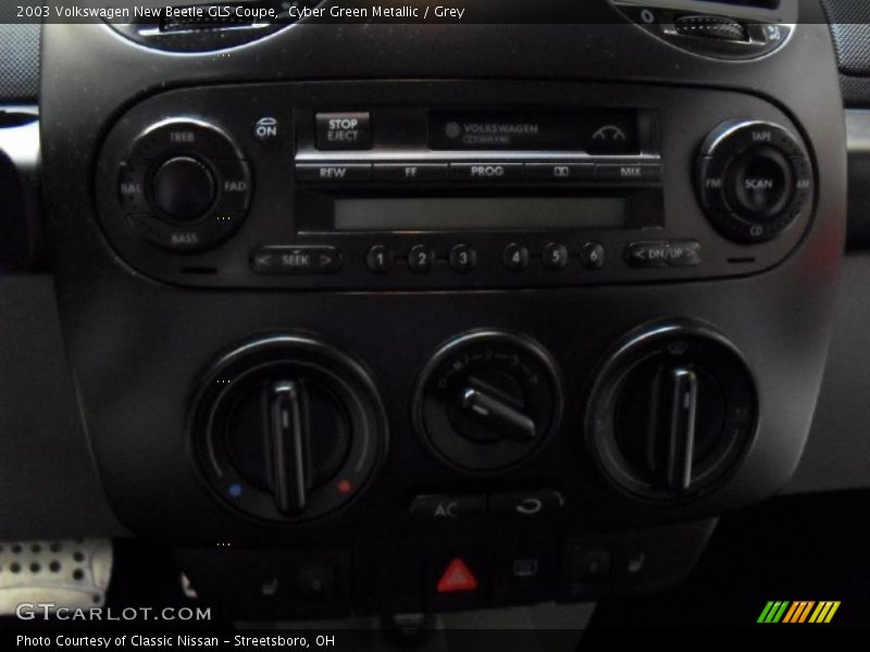 Cyber Green Metallic / Grey 2003 Volkswagen New Beetle GLS Coupe