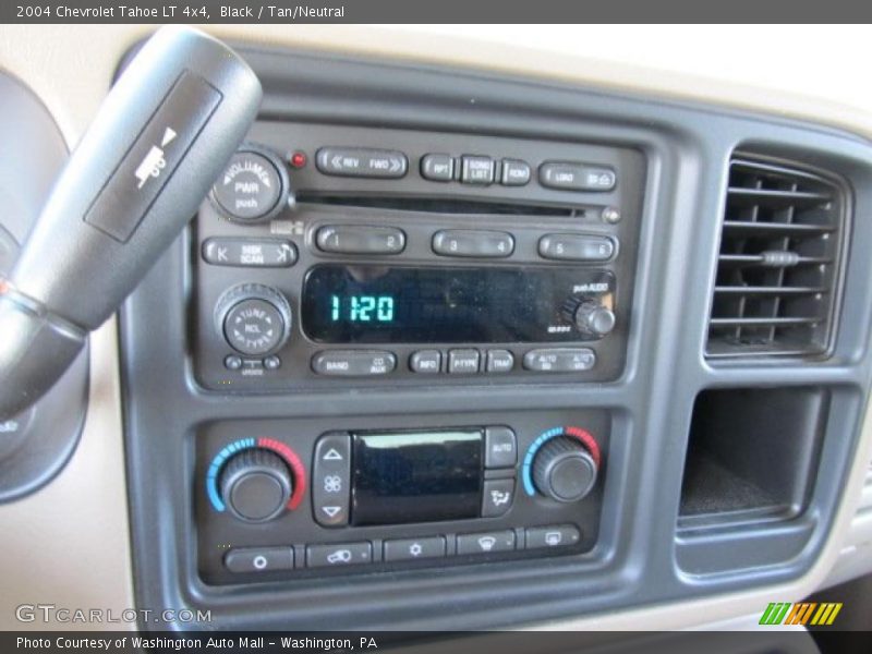 Black / Tan/Neutral 2004 Chevrolet Tahoe LT 4x4