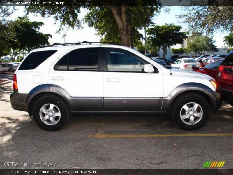 White / Beige 2007 Kia Sorento EX
