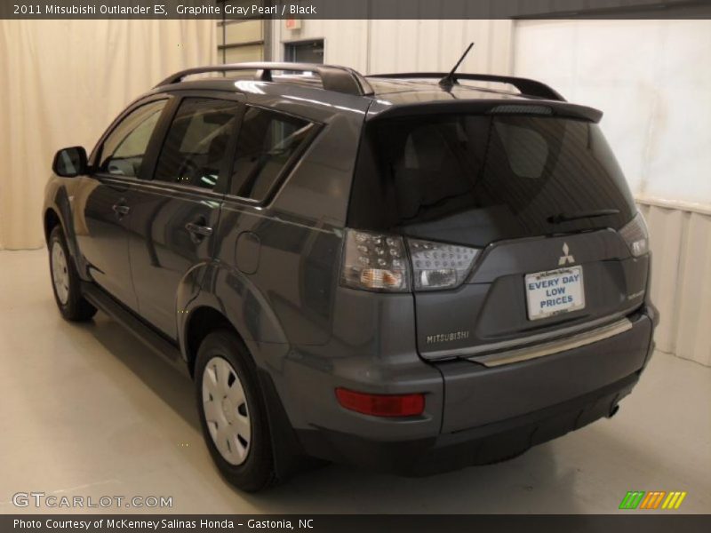 Graphite Gray Pearl / Black 2011 Mitsubishi Outlander ES