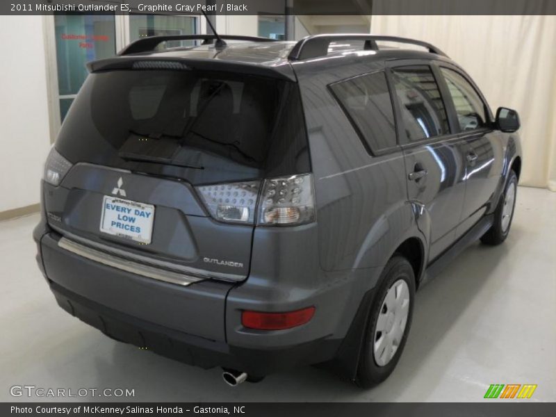 Graphite Gray Pearl / Black 2011 Mitsubishi Outlander ES