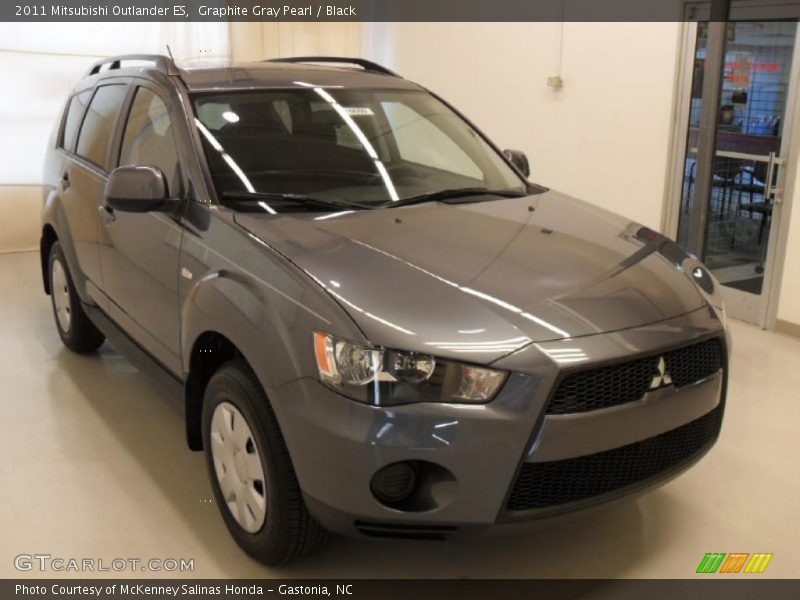 Graphite Gray Pearl / Black 2011 Mitsubishi Outlander ES