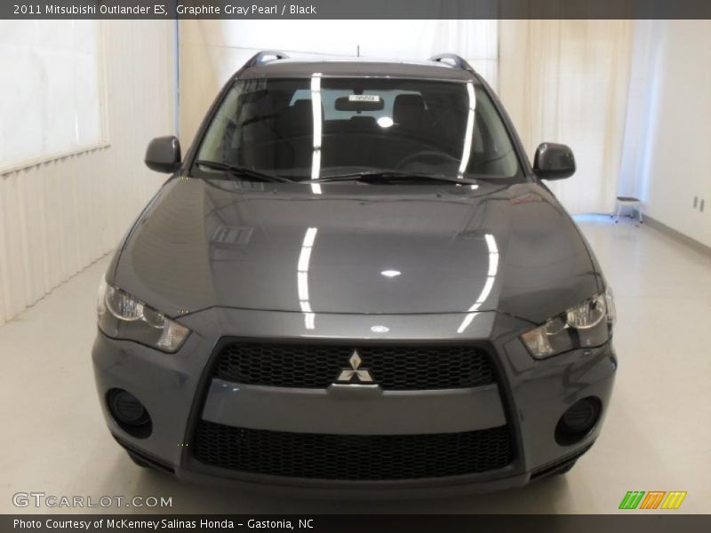 Graphite Gray Pearl / Black 2011 Mitsubishi Outlander ES