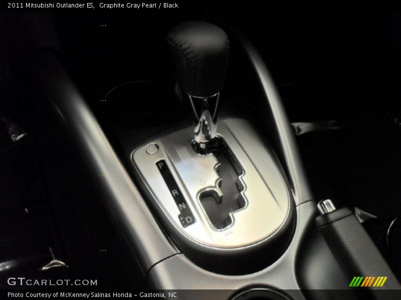 Graphite Gray Pearl / Black 2011 Mitsubishi Outlander ES