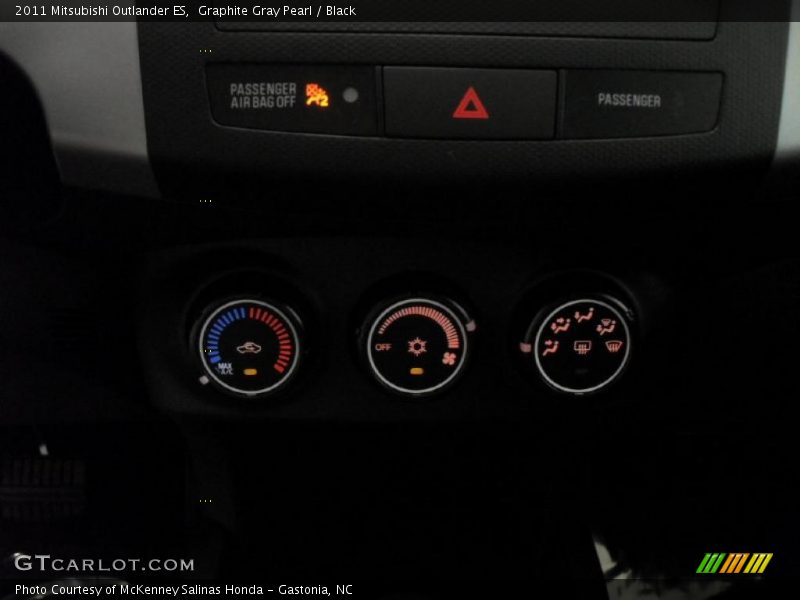 Graphite Gray Pearl / Black 2011 Mitsubishi Outlander ES