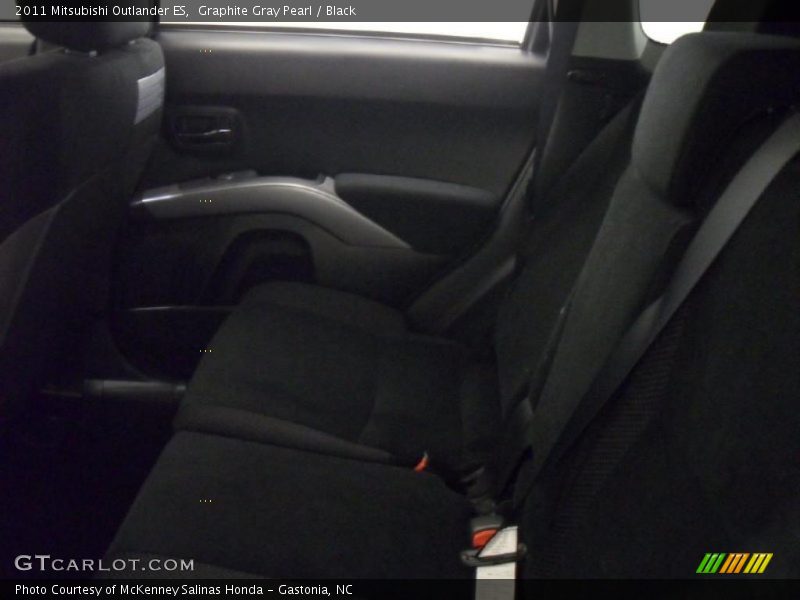 Graphite Gray Pearl / Black 2011 Mitsubishi Outlander ES