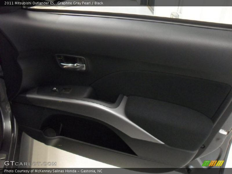 Graphite Gray Pearl / Black 2011 Mitsubishi Outlander ES