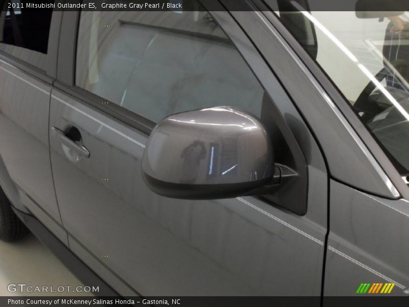 Graphite Gray Pearl / Black 2011 Mitsubishi Outlander ES