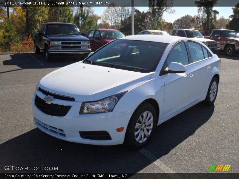 Summit White / Medium Titanium 2011 Chevrolet Cruze LT