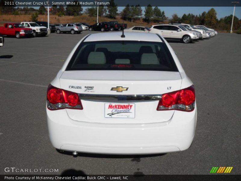 Summit White / Medium Titanium 2011 Chevrolet Cruze LT