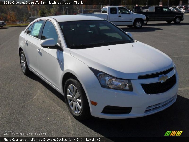 Summit White / Medium Titanium 2011 Chevrolet Cruze LT