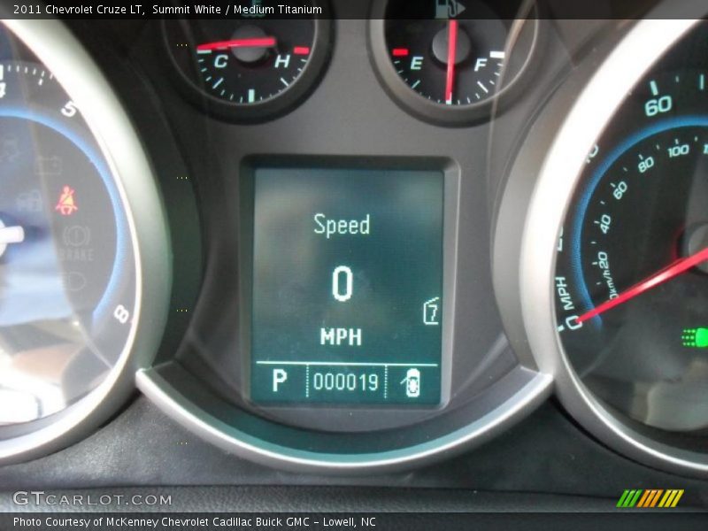 Summit White / Medium Titanium 2011 Chevrolet Cruze LT