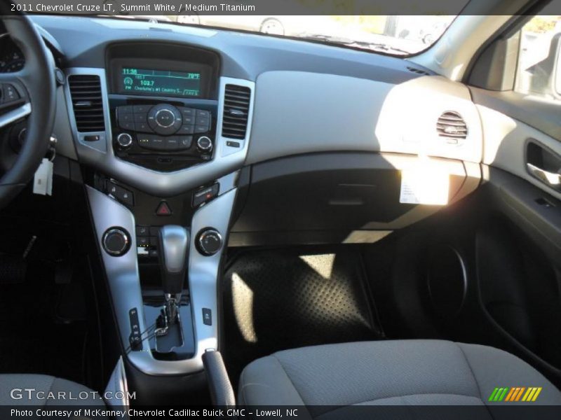 Summit White / Medium Titanium 2011 Chevrolet Cruze LT