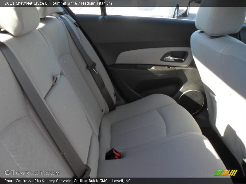 Summit White / Medium Titanium 2011 Chevrolet Cruze LT