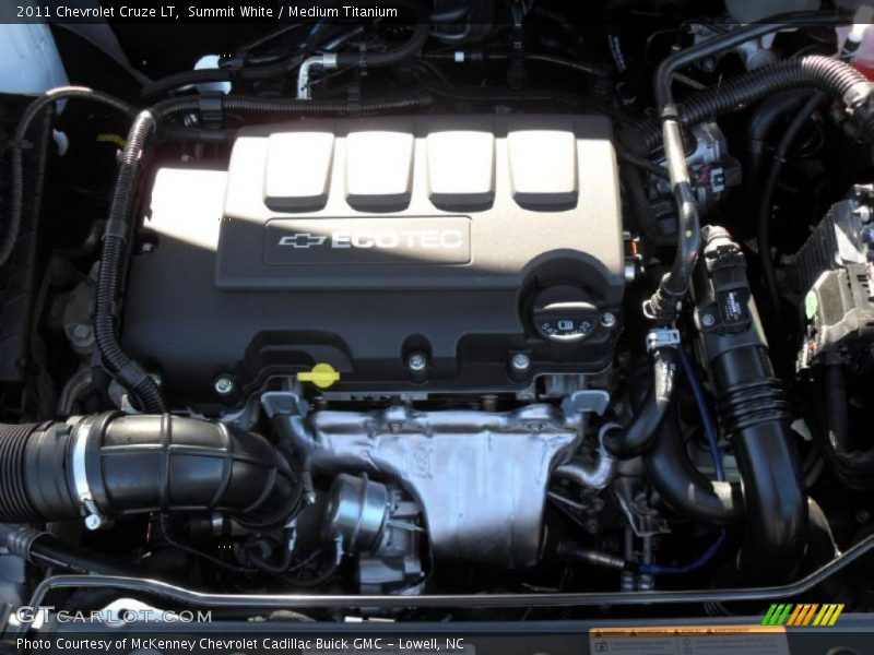 Summit White / Medium Titanium 2011 Chevrolet Cruze LT