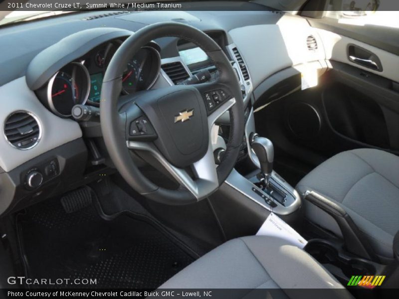 Summit White / Medium Titanium 2011 Chevrolet Cruze LT