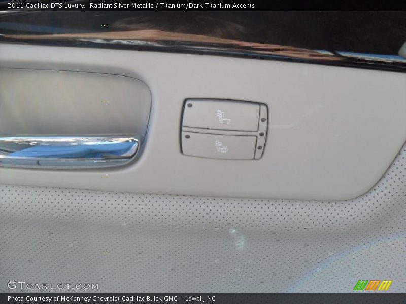 Radiant Silver Metallic / Titanium/Dark Titanium Accents 2011 Cadillac DTS Luxury