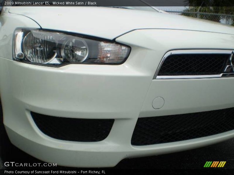 Wicked White Satin / Black 2009 Mitsubishi Lancer ES