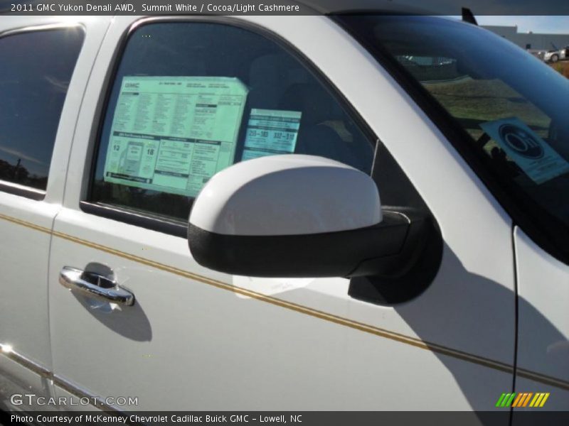 Summit White / Cocoa/Light Cashmere 2011 GMC Yukon Denali AWD