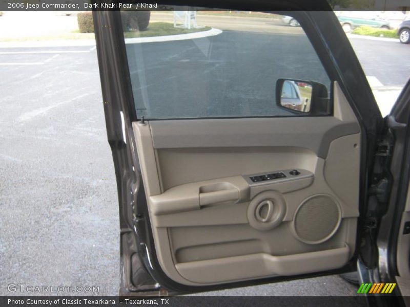 Door Panel of 2006 Commander 