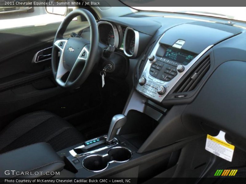 Summit White / Jet Black 2011 Chevrolet Equinox LT