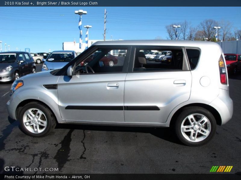 Bright Silver / Black Soul Logo Cloth 2010 Kia Soul +