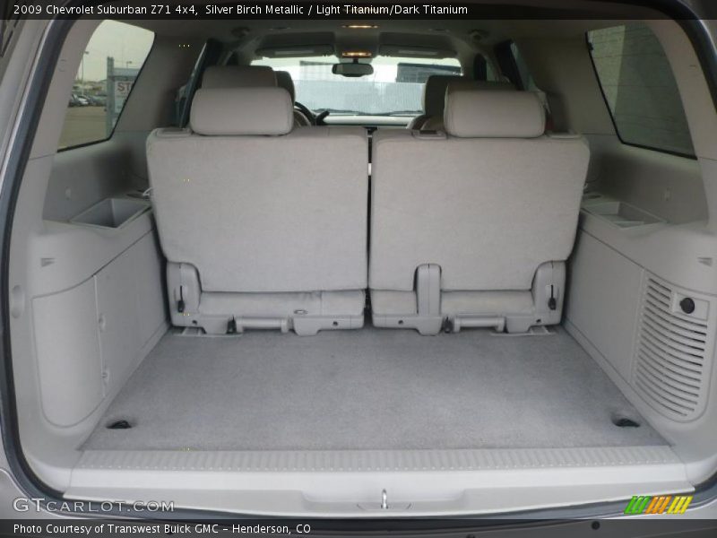 Silver Birch Metallic / Light Titanium/Dark Titanium 2009 Chevrolet Suburban Z71 4x4