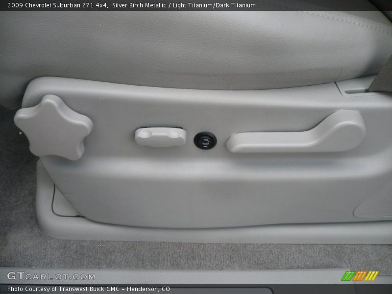 Silver Birch Metallic / Light Titanium/Dark Titanium 2009 Chevrolet Suburban Z71 4x4
