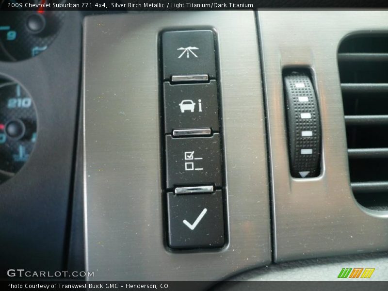 Silver Birch Metallic / Light Titanium/Dark Titanium 2009 Chevrolet Suburban Z71 4x4