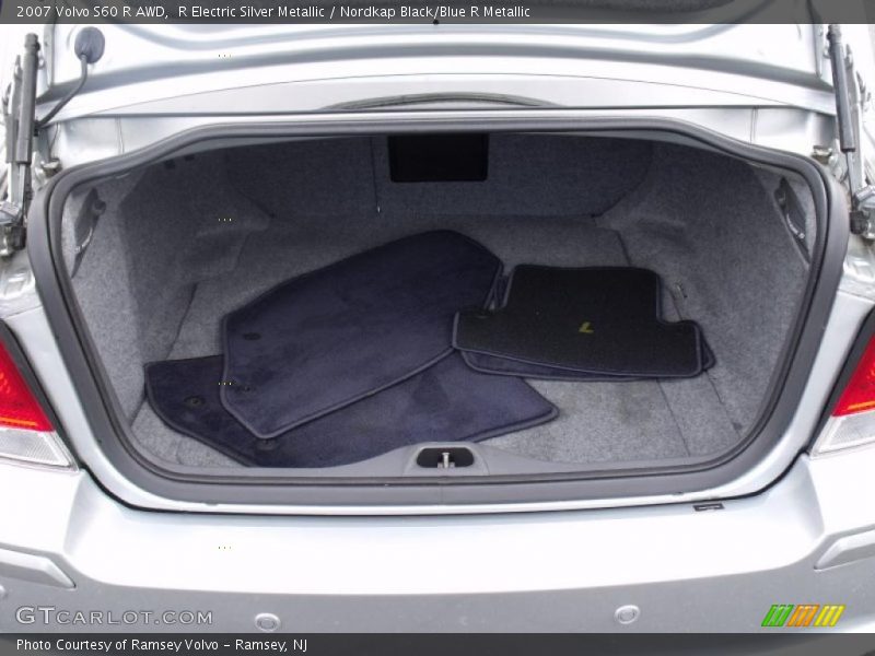  2007 S60 R AWD Trunk